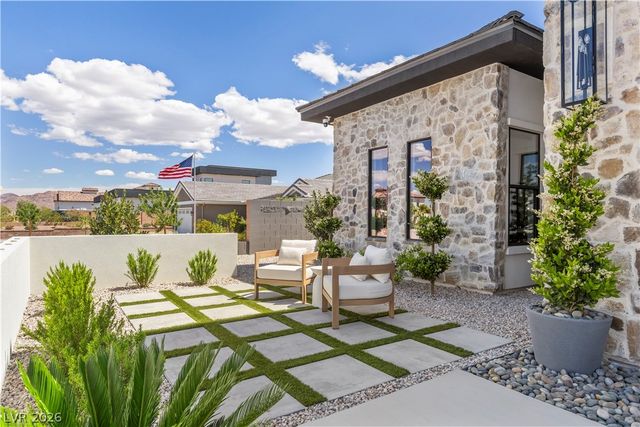 641 Patti Ann Woods Drive, Henderson, NV 89002