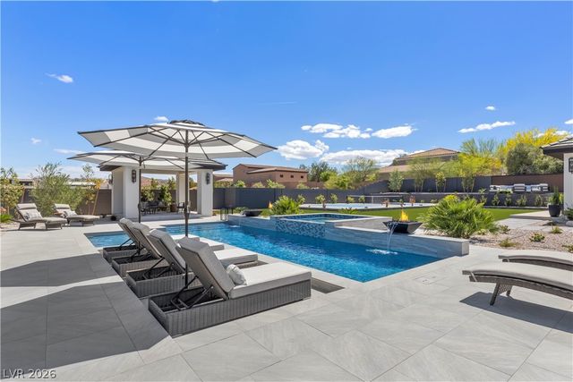 641 Patti Ann Woods Drive, Henderson, NV 89002