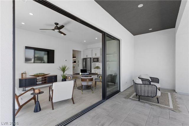 641 Patti Ann Woods Drive, Henderson, NV 89002