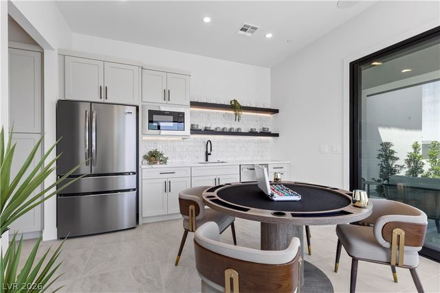 641 Patti Ann Woods Drive, Henderson, NV 89002