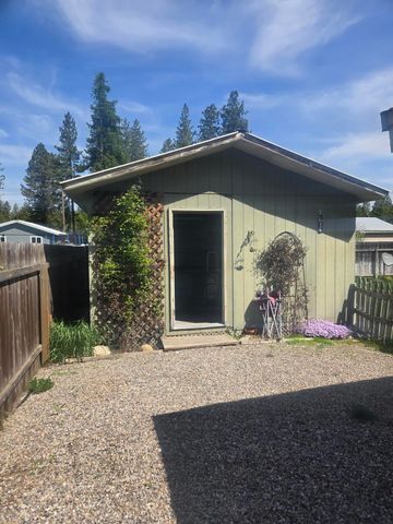 427 E 5th Ave, Deer Park, WA 99006