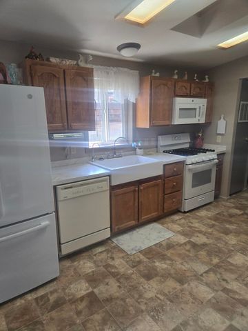 427 E 5th Ave, Deer Park, WA 99006