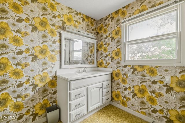1511 Valiant Drive, Greeneville, TN 37745