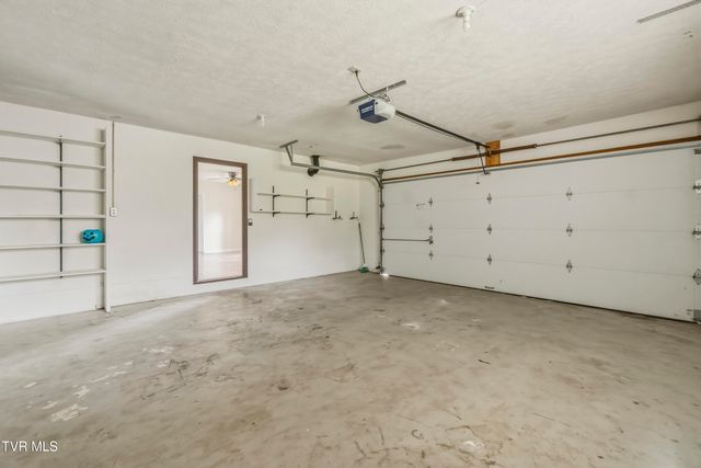 1511 Valiant Drive, Greeneville, TN 37745