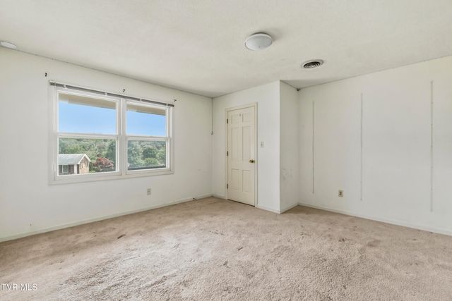 1511 Valiant Drive, Greeneville, TN 37745