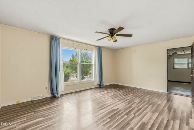 1511 Valiant Drive, Greeneville, TN 37745