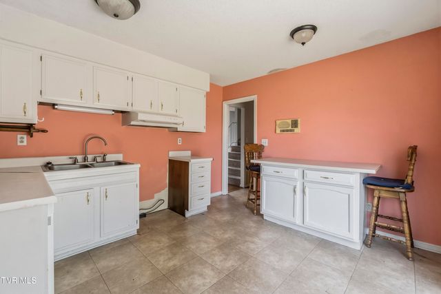 1511 Valiant Drive, Greeneville, TN 37745