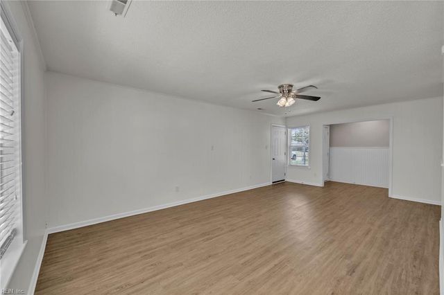 1119 Kings Mill CT, Chesapeake, VA 23320