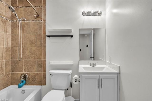 1119 Kings Mill CT, Chesapeake, VA 23320