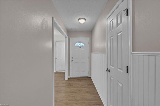 1119 Kings Mill CT, Chesapeake, VA 23320