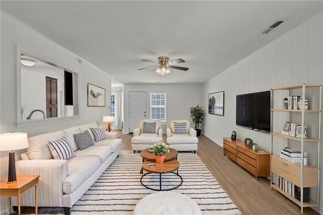 1119 Kings Mill CT, Chesapeake, VA 23320