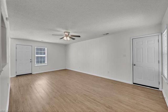 1119 Kings Mill CT, Chesapeake, VA 23320