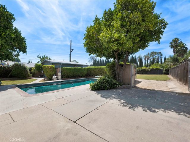 18918 Chase, Northridge, CA 91324