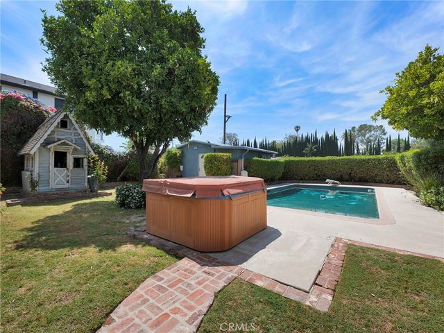 18918 Chase, Northridge, CA 91324