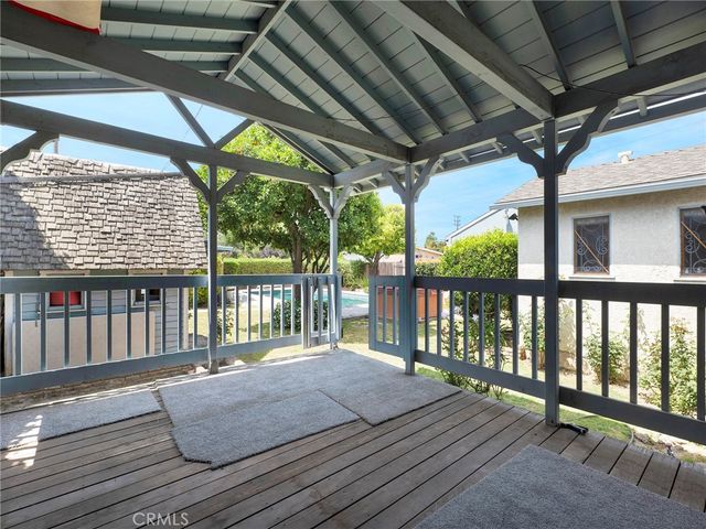 18918 Chase, Northridge, CA 91324