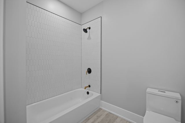 2323 W Farragut Avenue, Chicago, IL 60625