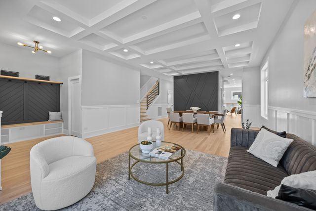 2323 W Farragut Avenue, Chicago, IL 60625