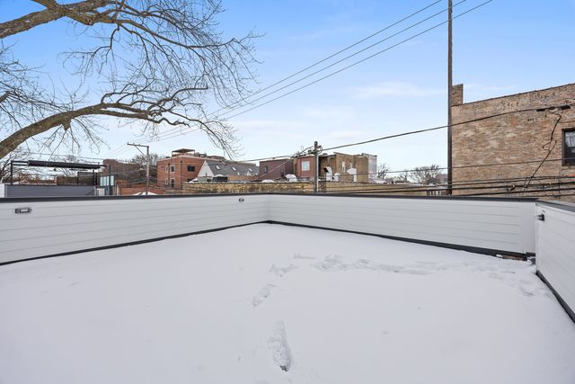 2323 W Farragut Avenue, Chicago, IL 60625