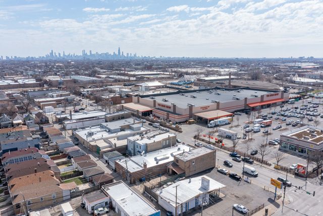 4730 W Armitage Avenue W, Chicago, IL 60639
