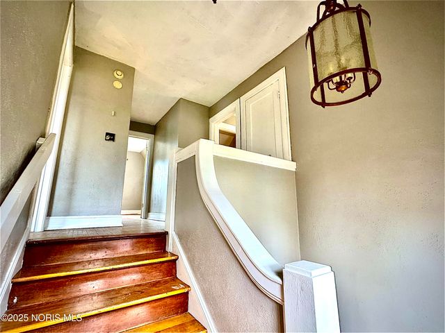 1723 Potomac Drive, Toledo, OH 43607