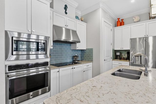 137 Palmilla Circ 103, Port Aransas, TX 78373