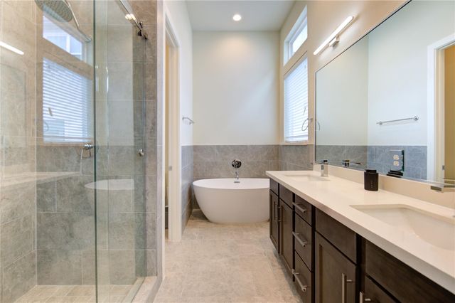 730 Carriage Knolls Drive, Houston, TX 77008