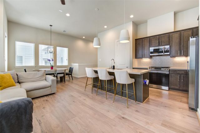 730 Carriage Knolls Drive, Houston, TX 77008