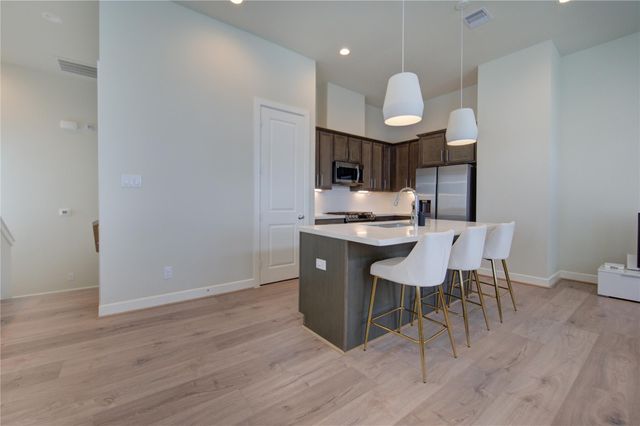 730 Carriage Knolls Drive, Houston, TX 77008