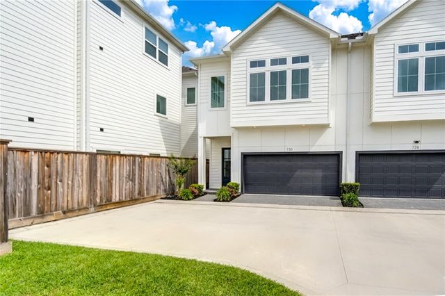 730 Carriage Knolls Drive, Houston, TX 77008