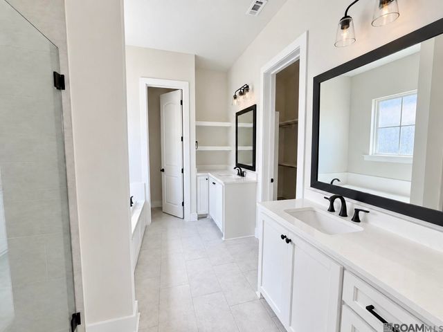 7234 E Rue Lierre, Zachary, LA 70791