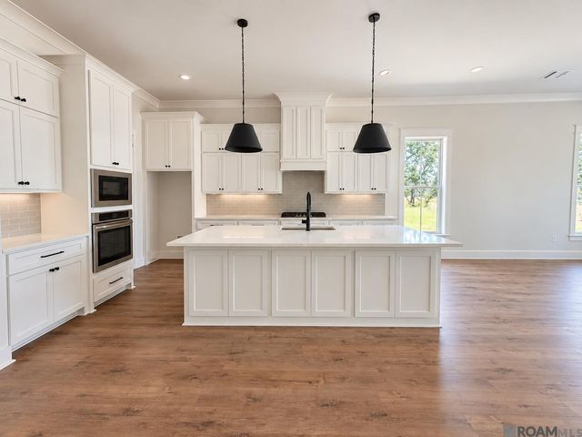 7234 E Rue Lierre, Zachary, LA 70791