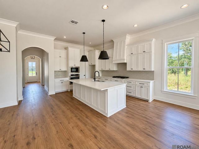 7234 E Rue Lierre, Zachary, LA 70791