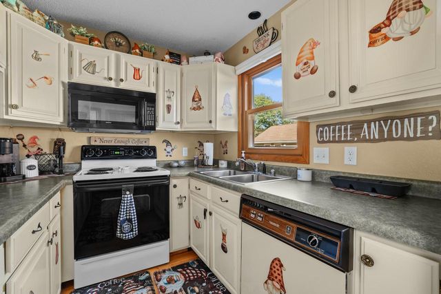 939 Sunset PLACE, Onalaska, WI 54650