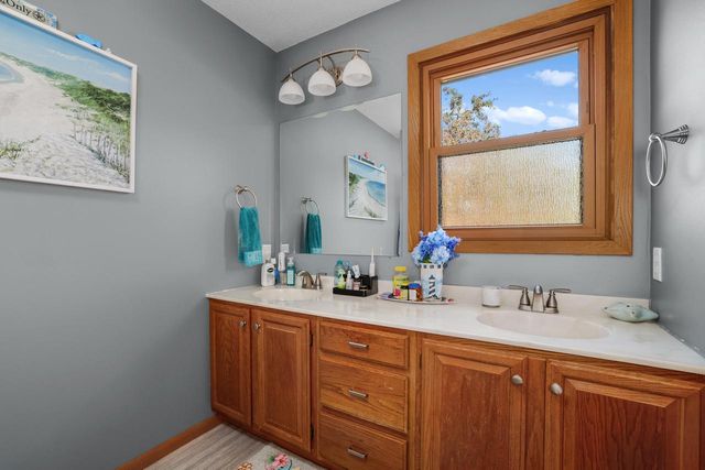 939 Sunset PLACE, Onalaska, WI 54650