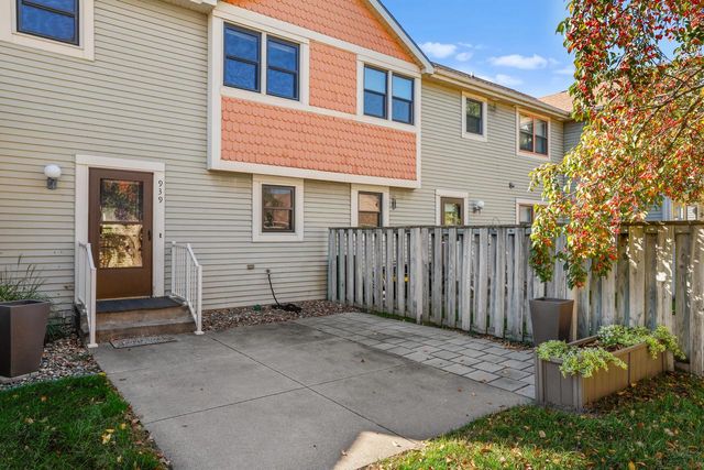 939 Sunset PLACE, Onalaska, WI 54650