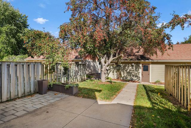 939 Sunset PLACE, Onalaska, WI 54650