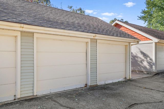 939 Sunset PLACE, Onalaska, WI 54650