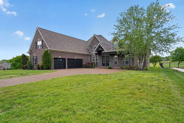 2162 Gorden Xing, Gallatin, TN 37066