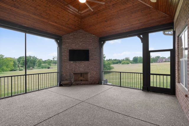 2162 Gorden Xing, Gallatin, TN 37066