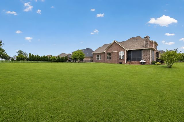 2162 Gorden Xing, Gallatin, TN 37066