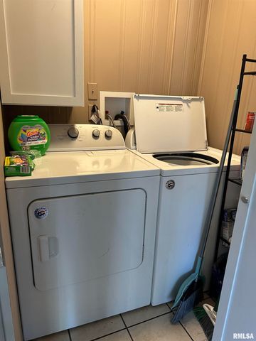 1130 SUNSET Drive, East Peoria, IL 61611