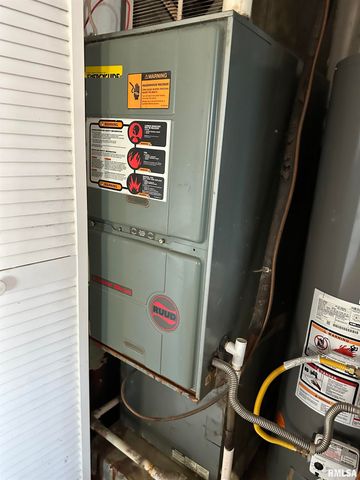 1130 SUNSET Drive, East Peoria, IL 61611