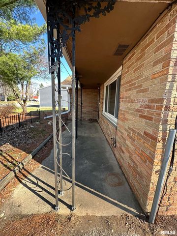 1130 SUNSET Drive, East Peoria, IL 61611