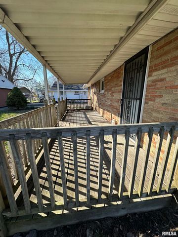 1130 SUNSET Drive, East Peoria, IL 61611