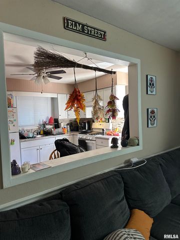 1130 SUNSET Drive, East Peoria, IL 61611