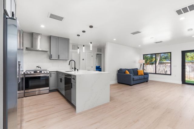 303 De Carie Street, Delray Beach, FL 33444