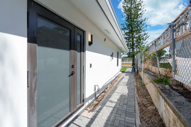 303 De Carie Street, Delray Beach, FL 33444