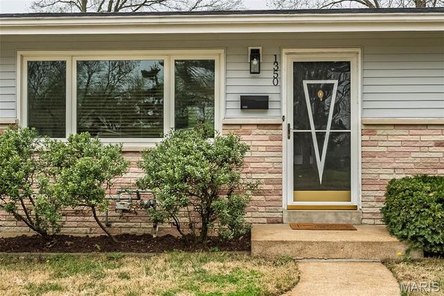 1350 Ensenada Drive, St Louis, MO 63031