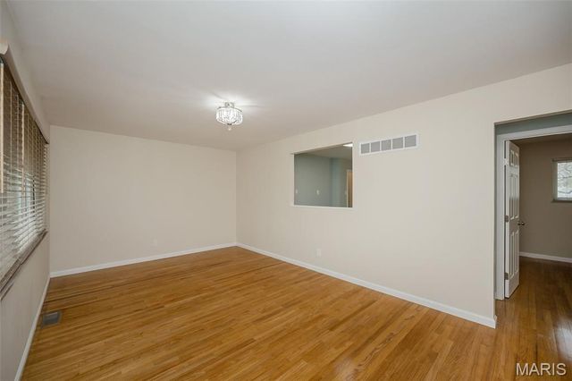 1350 Ensenada Drive, St Louis, MO 63031