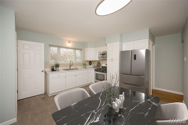 1350 Ensenada Drive, St Louis, MO 63031